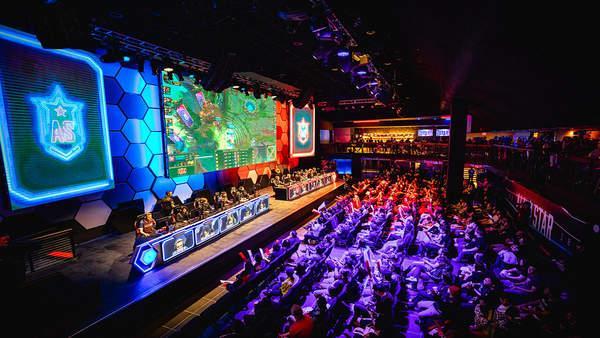 图一图二判若两人，ultimate史诗级反差表现