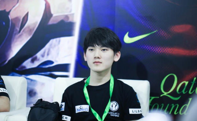 能与B