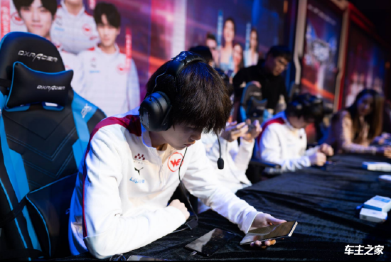 “队员之间完全没有协同” - FaZe Clan 的压抑视频博客